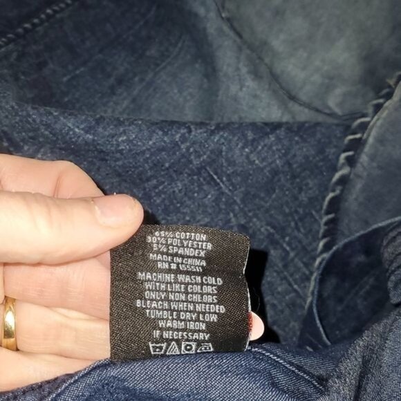 Airwalk Stretch Sz. M Cloud Blue Jean Short Sleeve Full Button Down Blouse Shirt - Picture 8 of 10